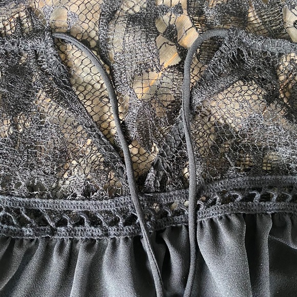 BB DAKOTA | Lace Yoke Keyhole Smocked Blouse - Picture 9 of 9